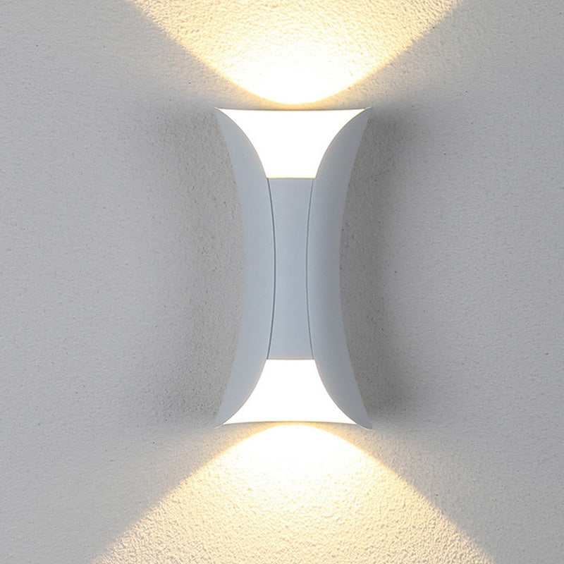 Curved Outdoor Wall Light With Integrated LED Lamp