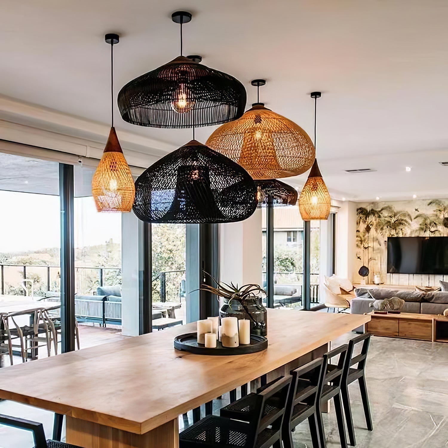 Braided Rattan Pendant Lamp for Cozy Living Room Ambience