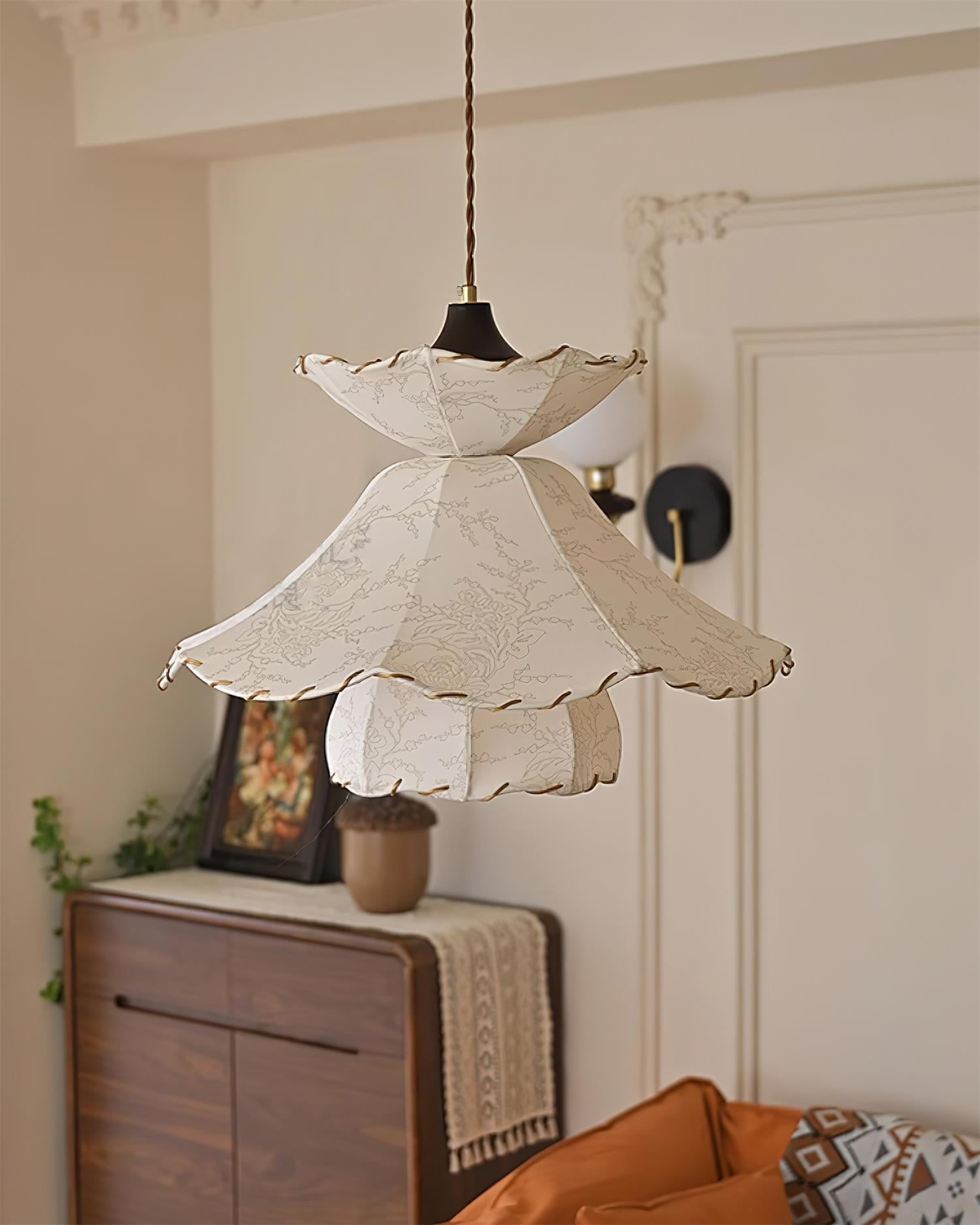Minimalist Scalloped Fabric Pendant Lamp With Soft Lighting