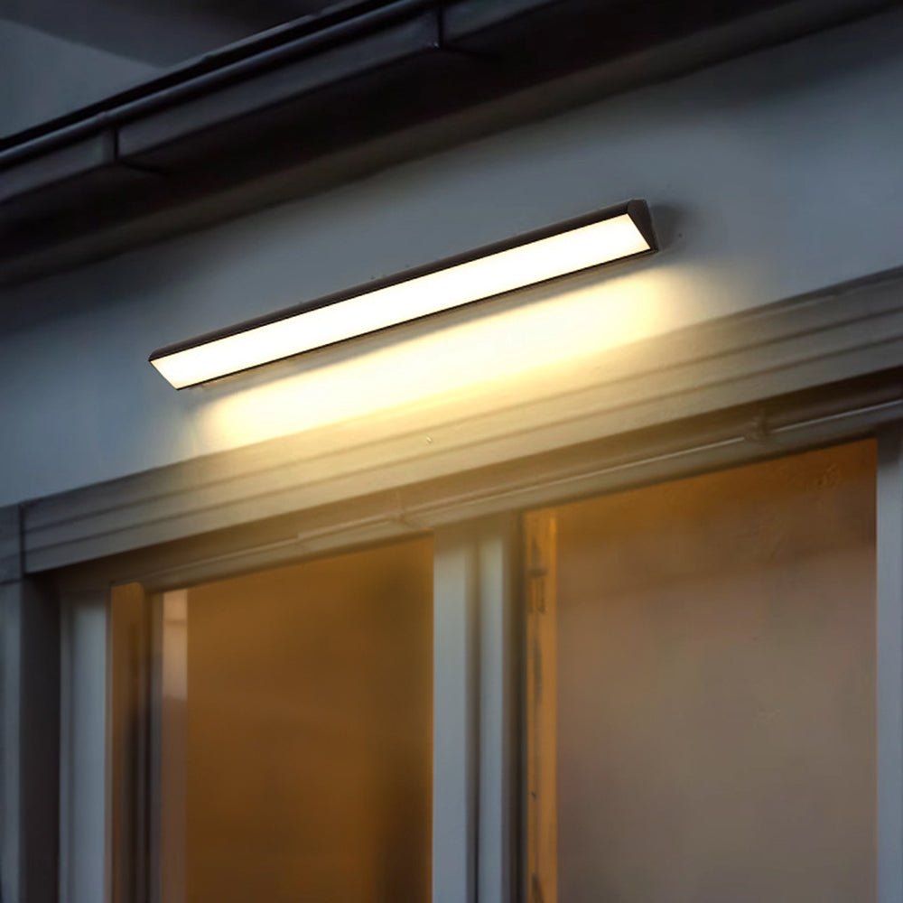 Tri Prism Outdoor Wall Light IP65 Waterproof Rust Resistant Black Metal