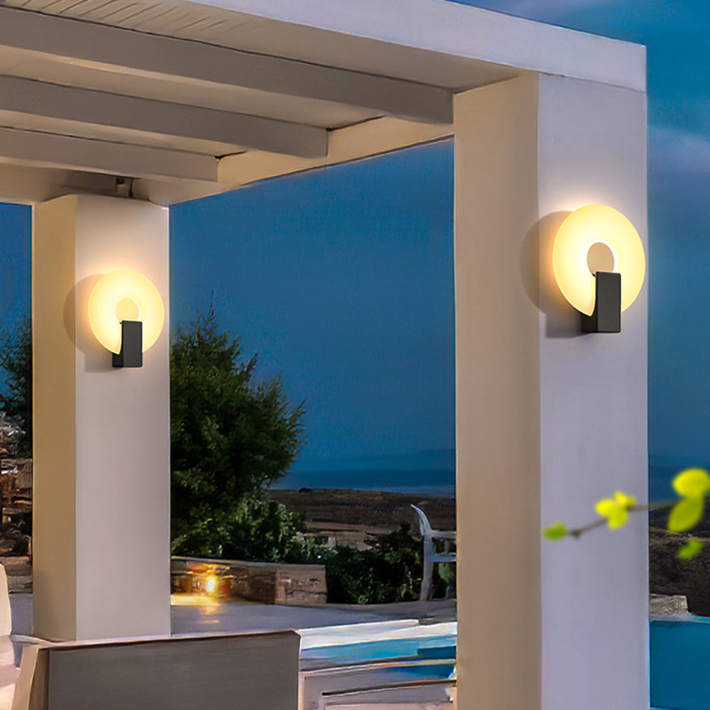 Modern Metal Solar Outdoor Wall Light IP65 Rated Black And White