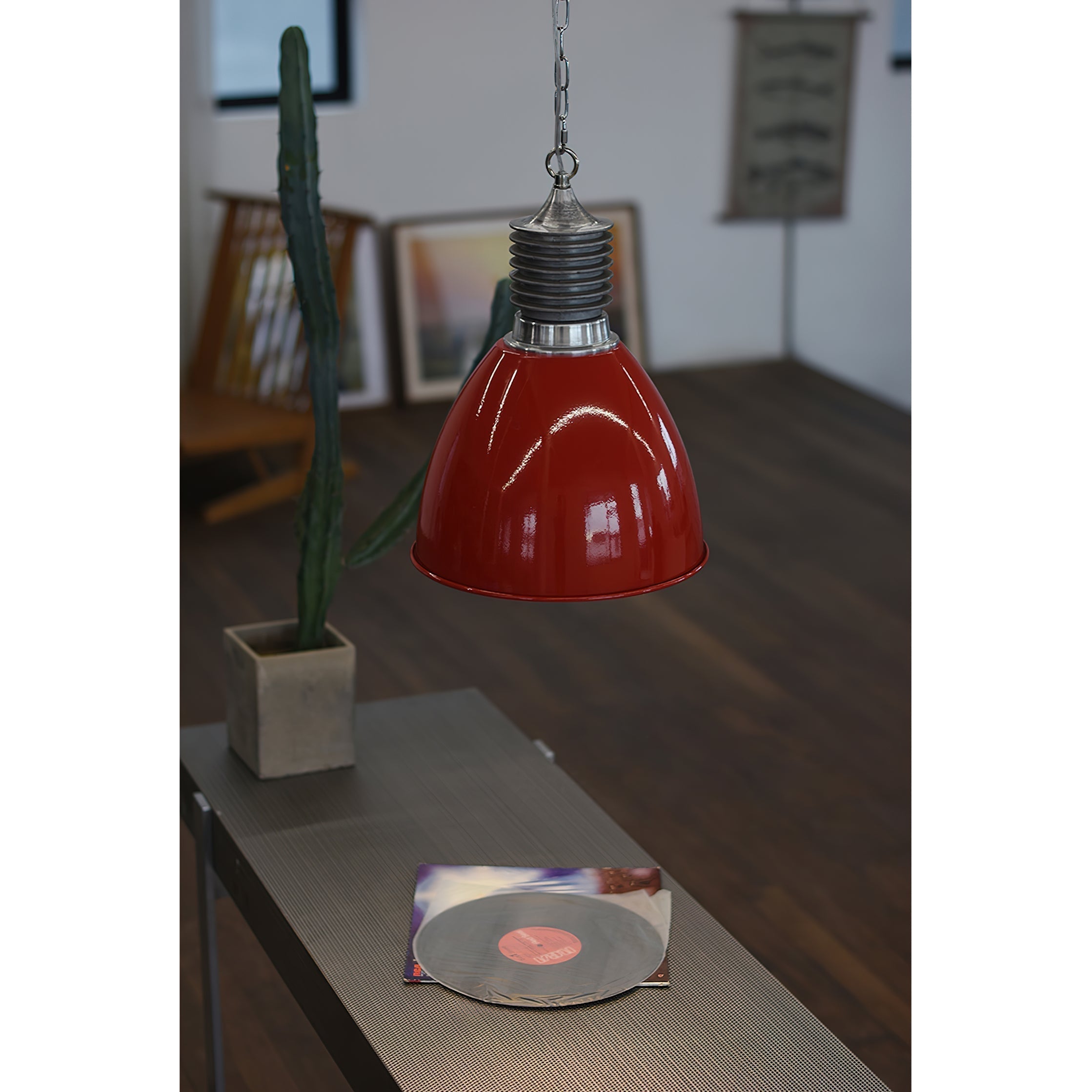 Sleek Metal Pendant Lamp For Modern Interiors