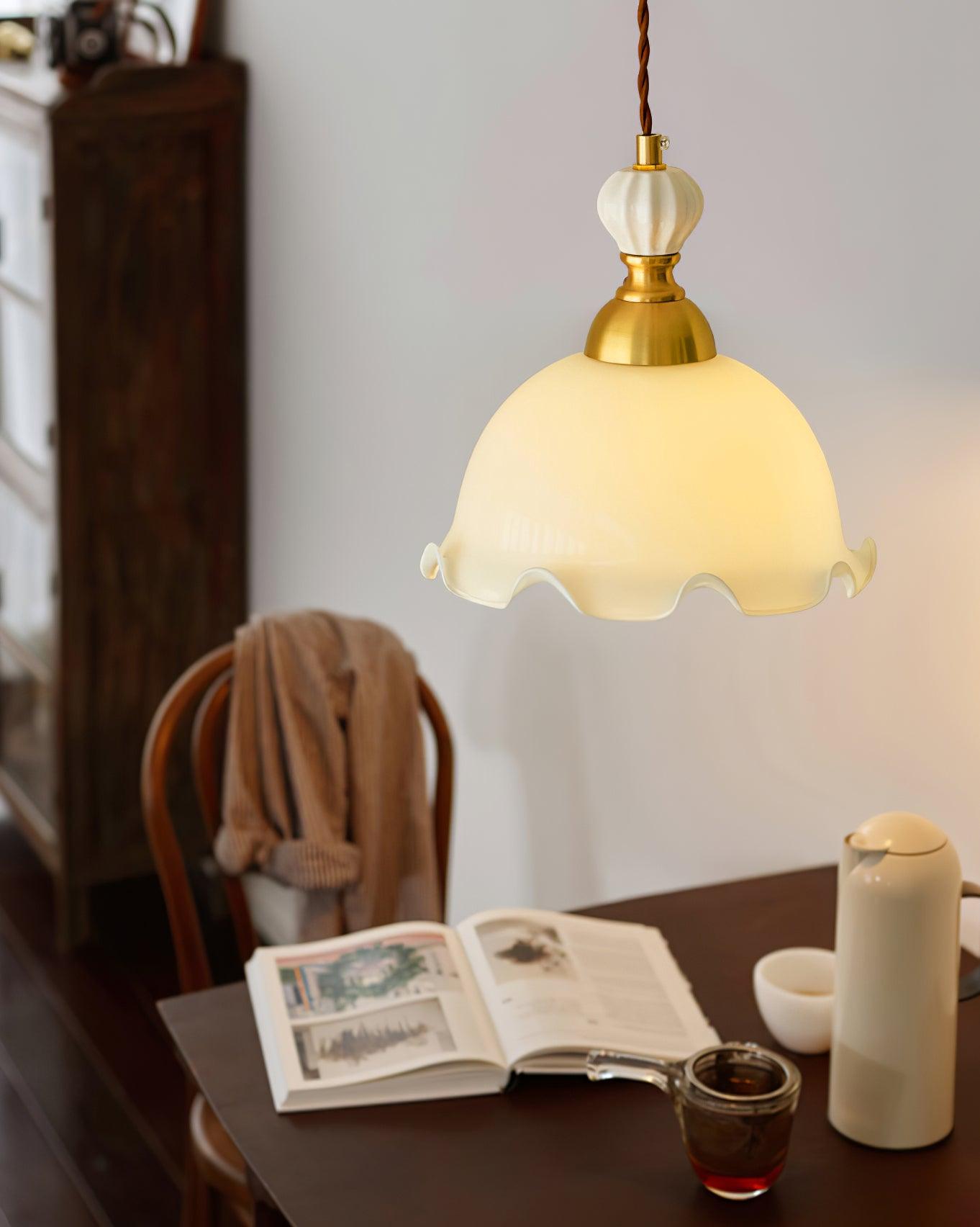 Vintage Romantic Wavy Edge Glass Pendant Lamp With Soft Glow