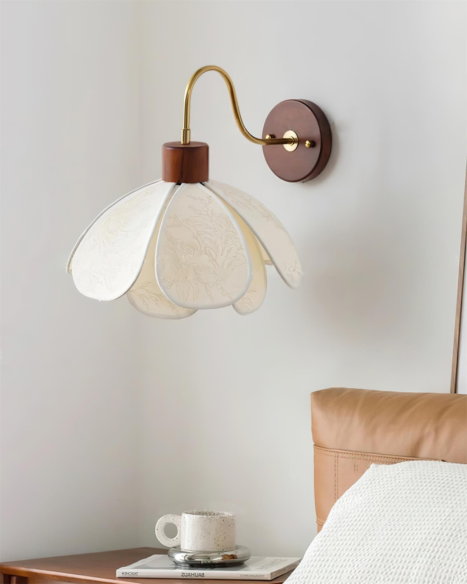 Damp Rated Heritage Floral Glass Wall Light