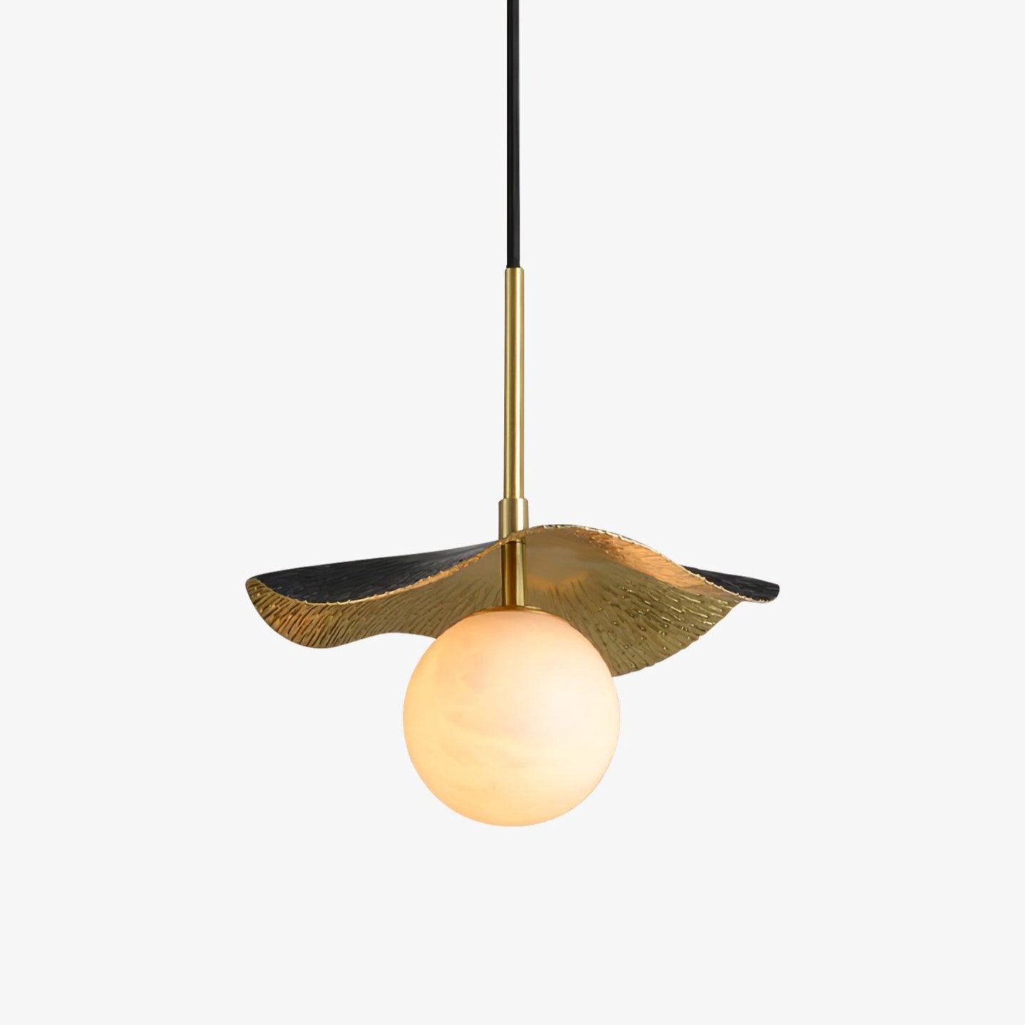 Suspension Albâtre Feuillage Lumière Douce Élégante et Moderne